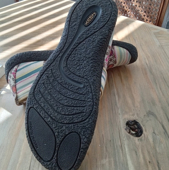 Keen Harvest Floral Stripe Mary Jane Flats Size 8.5 - Picture 6 of 6